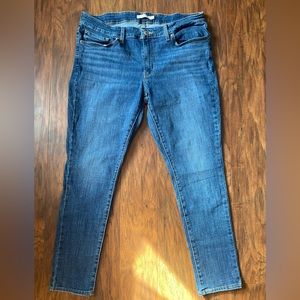 Levi 711 Skinny Blue Jean